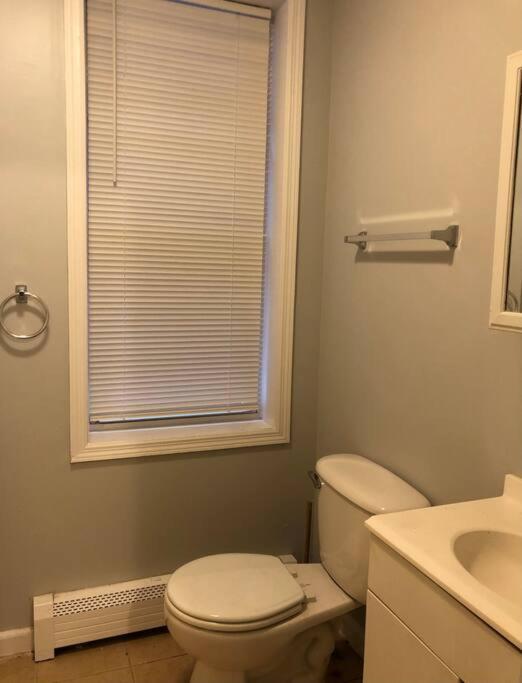 Private 2-Bedroom With Free Parking And Direct Bus To Nyc Manhattan Only 2 Blocks Away Линден Экстерьер фото