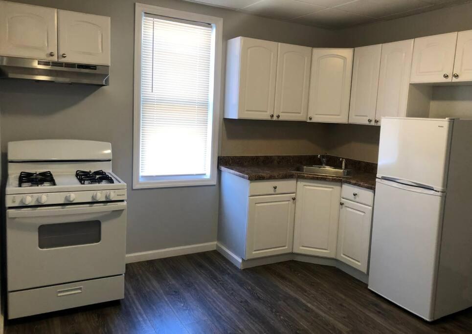 Private 2-Bedroom With Free Parking And Direct Bus To Nyc Manhattan Only 2 Blocks Away Линден Экстерьер фото
